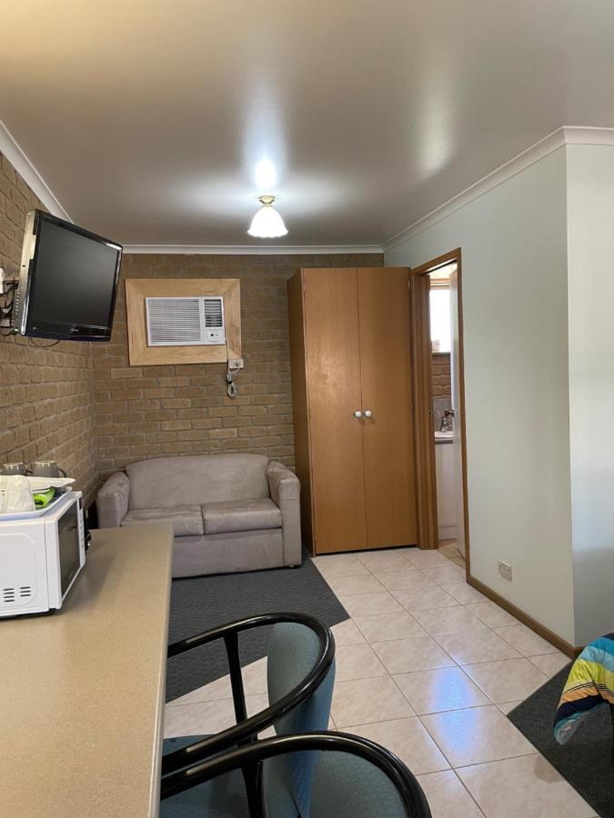 Darling Junction Motor Inn Wentworth ภายนอก รูปภาพ