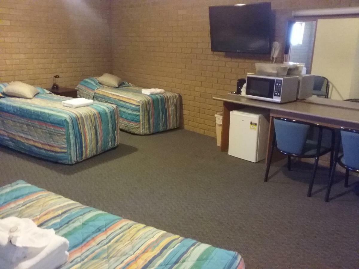 Darling Junction Motor Inn Wentworth ภายนอก รูปภาพ